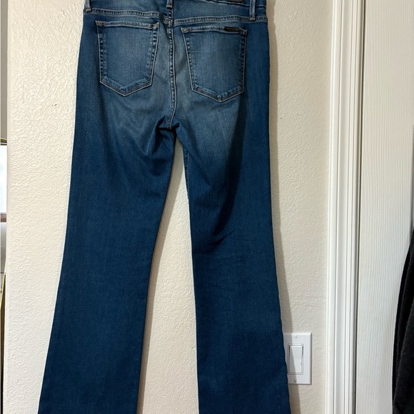 Joe’s Flawless Fabric The Provocateur Petite Bootcut Medium/Dark Wash Denim. - Picture 6 of 16